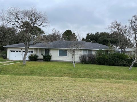 Photo of 1220 Walnut Street, La Marque, TX 77568 (MLS # 61716240)