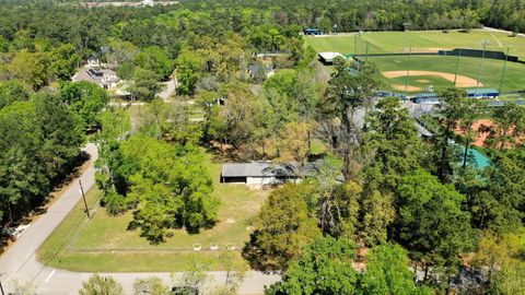 Photo of 2424 Meadow Road, Conroe, TX 77384 (MLS # 41450772)