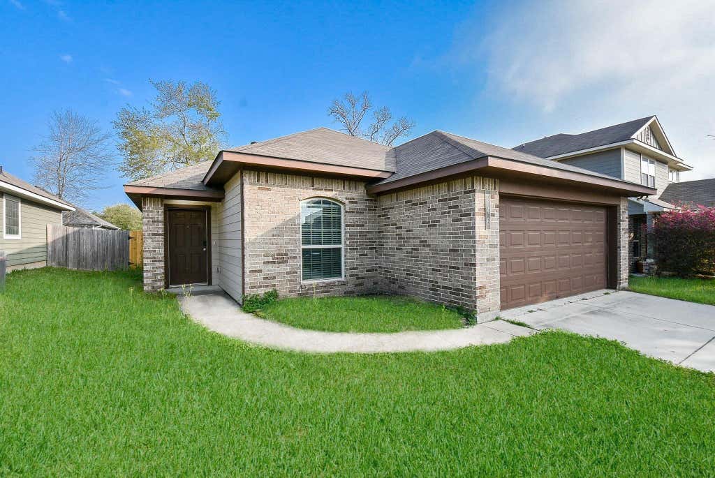 Photo of 946 Oak Falls Drive, Conroe, TX 77378 (MLS # 95500015)