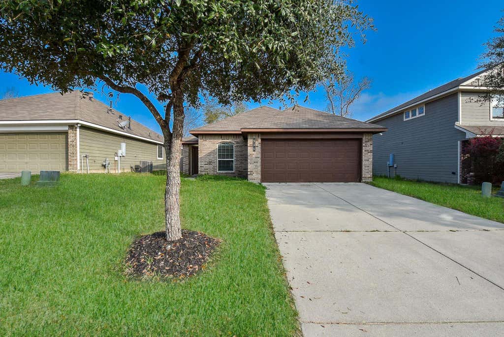 Photo of 946 Oak Falls Drive, Conroe, TX 77378 (MLS # 95500015)