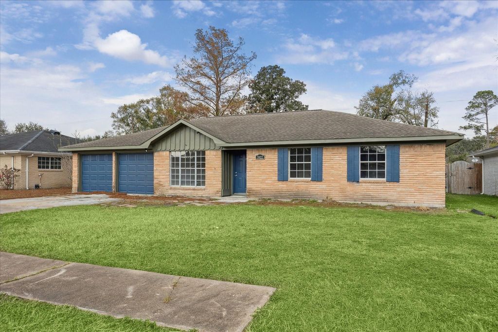 Photo of 5922 Fontenelle Drive, Houston, TX 77035 (MLS # 12806693)