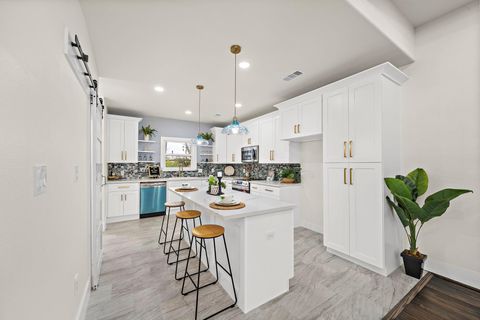 Tiny photo for 2813 Ball Street Street, Galveston, TX 77550 (MLS # 57714700)