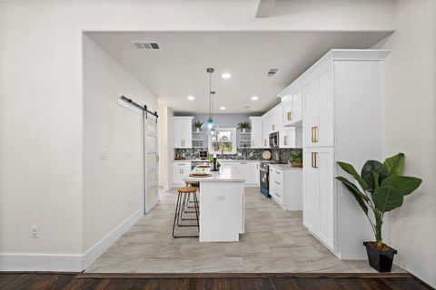Tiny photo for 2813 Ball Street Street, Galveston, TX 77550 (MLS # 57714700)