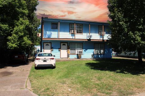 1209 6th Avenue N Texas City TX 77590