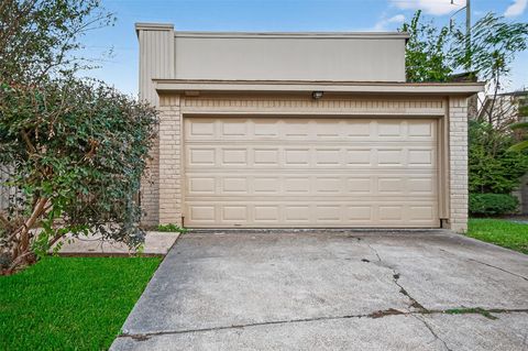 Photo of 5451 Oakhaven Lane, Houston, TX 77091 (MLS # 6354764)
