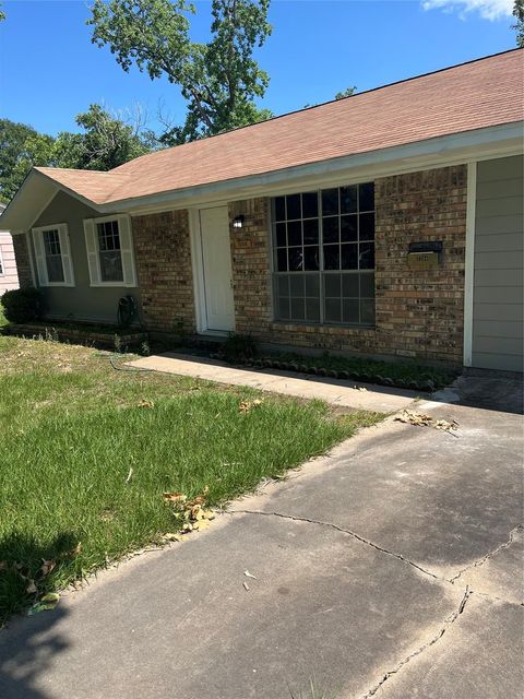 Photo of 3208 14th Street, Bay City, TX 77414 (MLS # 62269942)