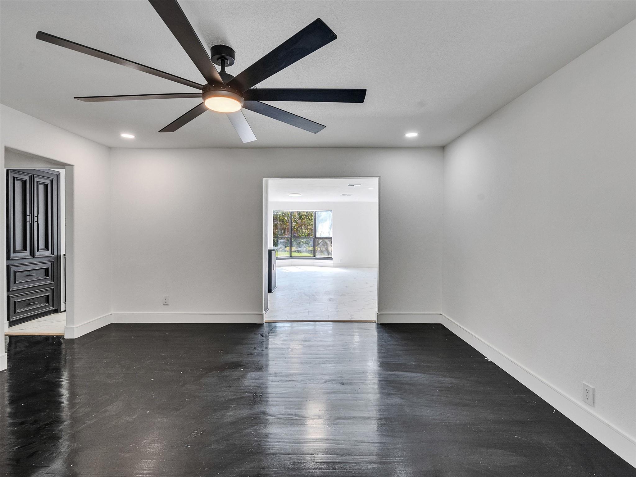 261 W Spreading Oak Drive