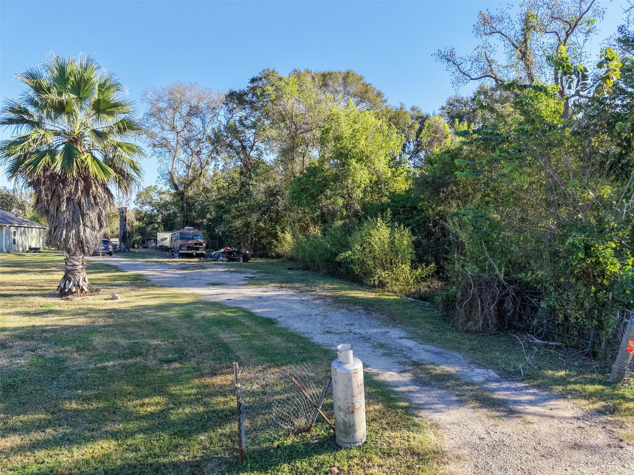 1836 County Road 318