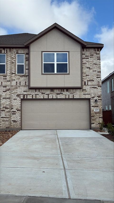 Townhouse For Sale - 2167 Salinas Drive<br/> Brazoria County, Rosharon, TX 77583