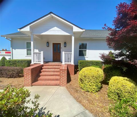 Photo of 106 N Alexander Avenue, Washington, GA 30673 (MLS # 97289929)