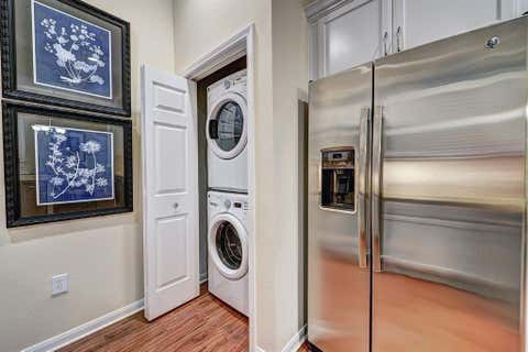 Photo of 1901 Post Oak Park Dr Drive #4201, Houston, TX 77027 (MLS # 46178066)