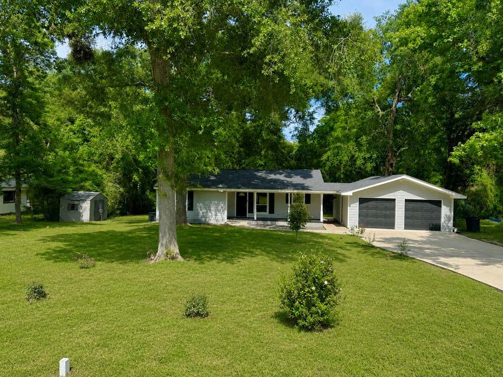 Photo of 10747 Doe Hill Road, Montgomery, TX 77316 (MLS # 31357001)