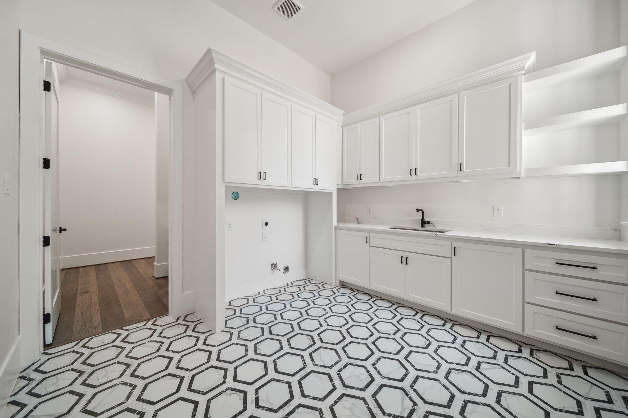 Montgomery, Texas, 77316, United States, 4 Bedrooms Bedrooms, ,4 BathroomsBathrooms,Residential,Active,2021005