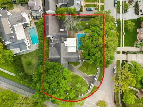 Photo of 1811 Kirby Drive, Houston, TX 77019 (MLS # 87882479)