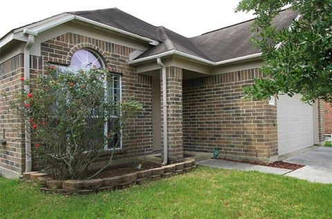 Photo of 12218 Glen Crossing Circle, Humble, TX 77346 (MLS # 95595601)