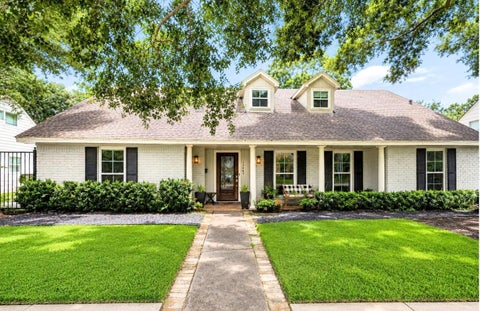 Photo of 13047 Taylorcrest Road, Houston, TX 77079 (MLS # 71466300)