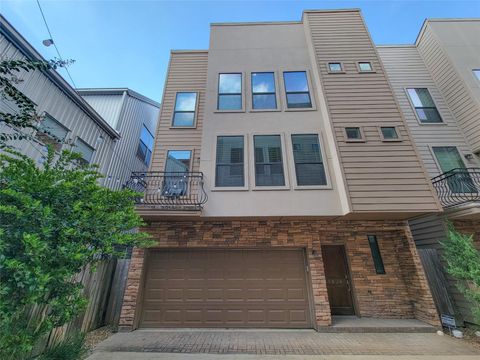 Photo of 1424 Wilson Street, Houston, TX 77019 (MLS # 97202941)