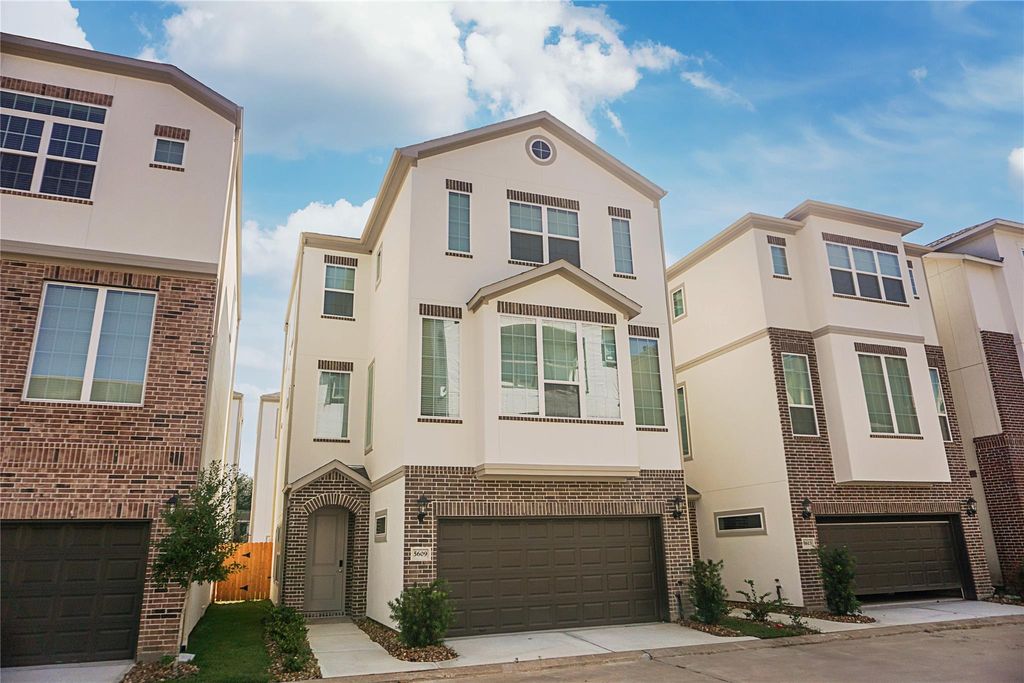 Photo of 5609 Mina Way, Houston, TX 77081 (MLS # 97122557)