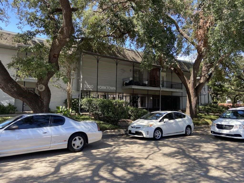 3300 Yorktown Street 11