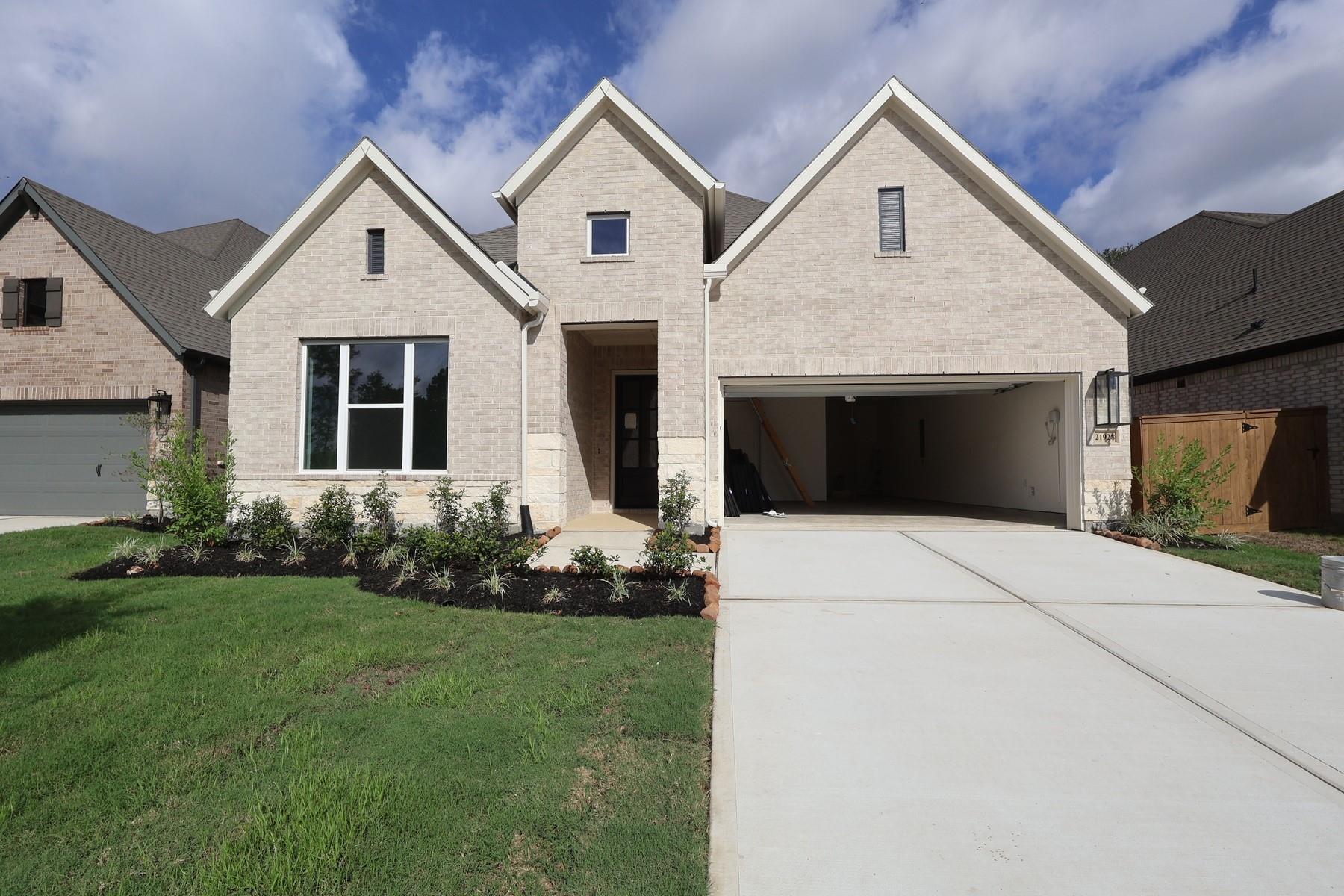 21928 Rolling Greens Road