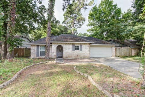 Photo of 2126 Fir Springs Drive, Houston, TX 77339 (MLS # 10667903)