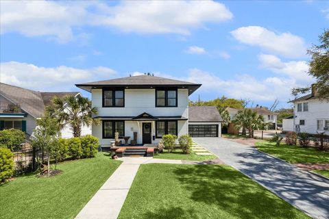 Photo of 1624 Heights Boulevard, Houston, TX 77008 (MLS # 28212945)