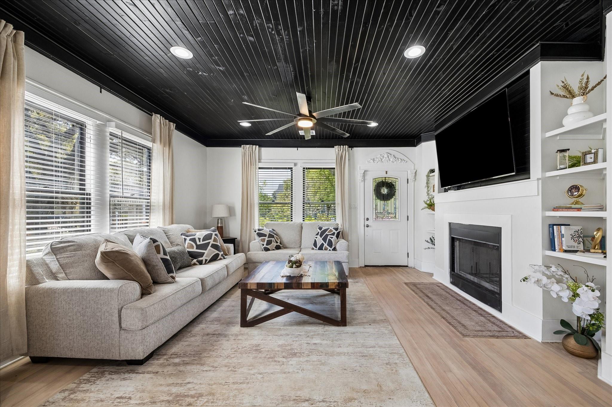 1624 Heights Boulevard