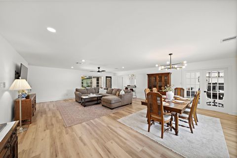 Photo of 4903 Candleglow Drive, Houston, TX 77018 (MLS # 28533059)