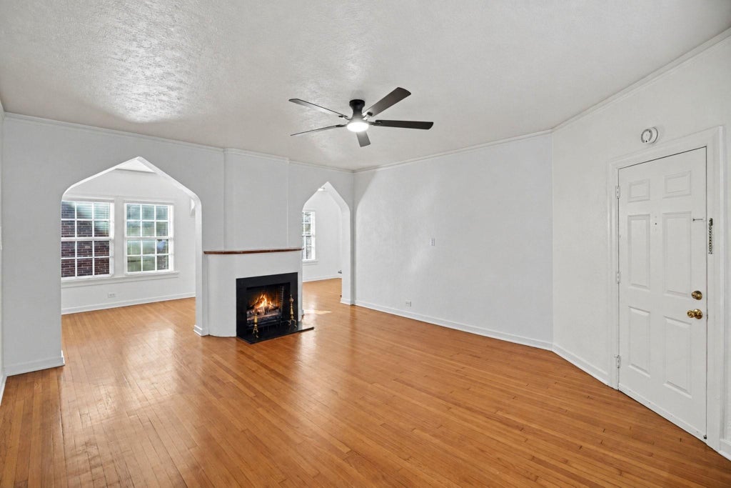 Photo of 4408 Yoakum Boulevard #4, Houston, TX 77006 (MLS # 92146841)