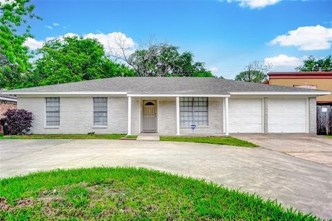Photo of 12306 Hillcroft Street, Houston, TX 77035 (MLS # 17430440)