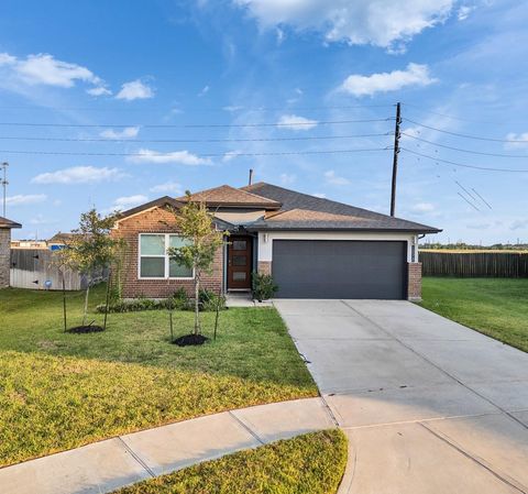 Photo of 14510 Rain Tree Drive, Baytown, TX 77523 (MLS # 92078548) Photo of 14510 Rain Tree Drive, Baytown, TX 77523 (MLS # 92078548)