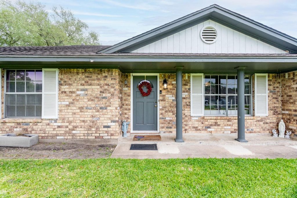 Photo of 2821 Harkey Road, Pearland, TX 77584 (MLS # 90333136)