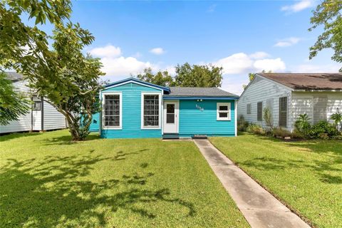 Photo of 1318 W 5th Street, Freeport, TX 77541 (MLS # 53765876) Photo of 1318 W 5th Street, Freeport, TX 77541 (MLS # 53765876)
