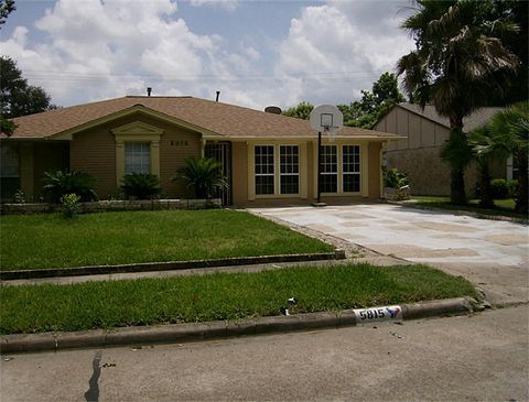 Photo of 5815 Farwell Drive, Houston, TX 77035 (MLS # 51295456)