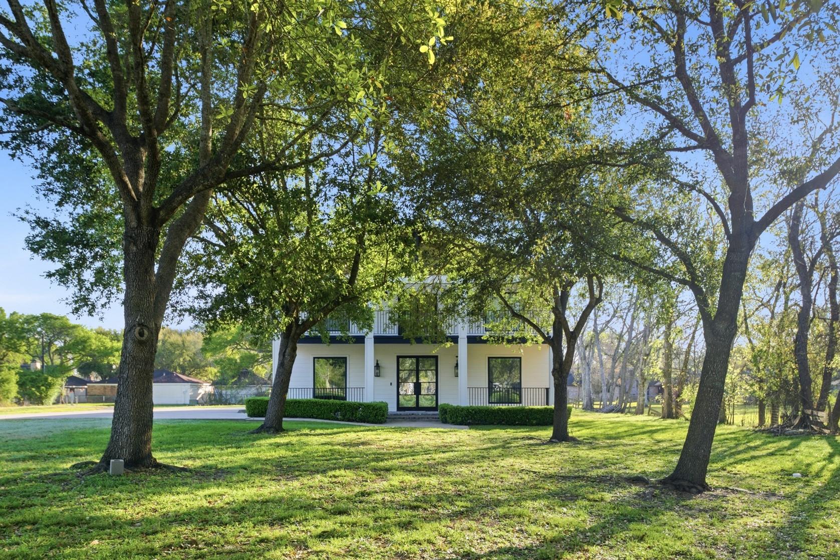 1905 Dowling Drive