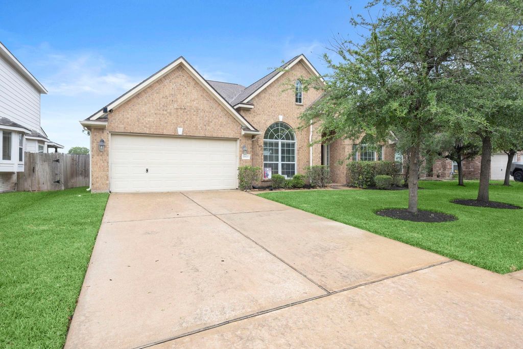 Photo of 10026 Spring Rapid Way, Tomball, TX 77375 (MLS # 90718691)
