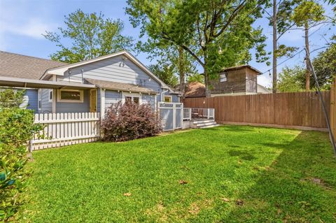Tiny photo for 918 E 14th Street, Houston, TX 77009 (MLS # 90037309)
