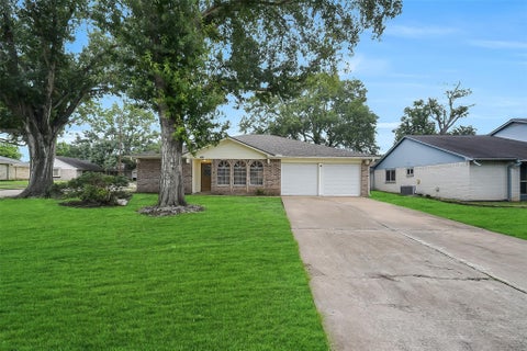 Photo of 13618 Piney Oaks Drive, Houston, TX 77065 (MLS # 27847398)