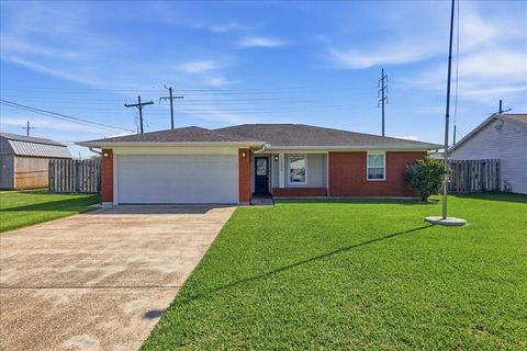 Photo of 1508 N 12th Street N, Nederland, TX 77627 (MLS # 61253501)