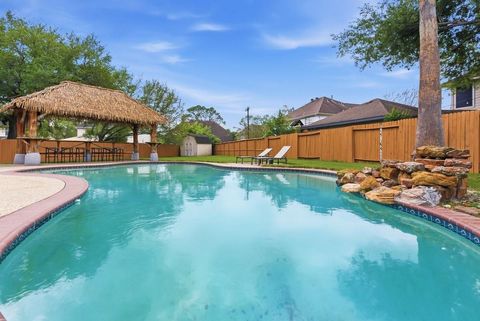 Photo of 3820 Lake View Drive, Pearland, TX 77581 (MLS # 27048185)