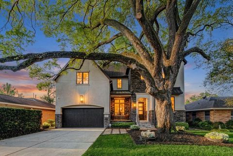 2111 Saxon Drive Houston TX 77018