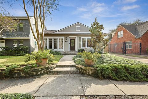 Photo of 1311 Peden Street, Houston, TX 77006 (MLS # 93512234)