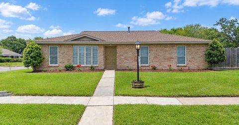 Photo of 10503 Raydell Drive, Houston, TX 77031 (MLS # 50159571)