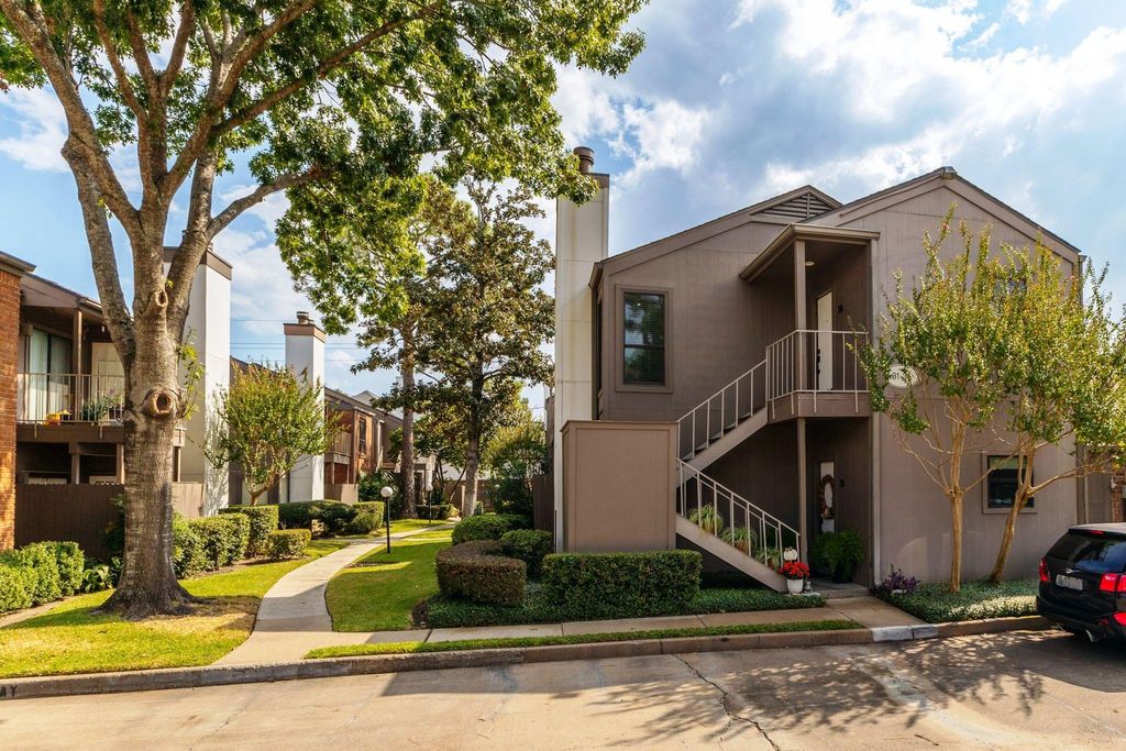 Photo of 1201 Bering Drive #36, Houston, TX 77057 (MLS # 44376258)