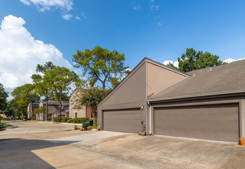 Photo of 1201 Bering Drive #36, Houston, TX 77057 (MLS # 44376258)