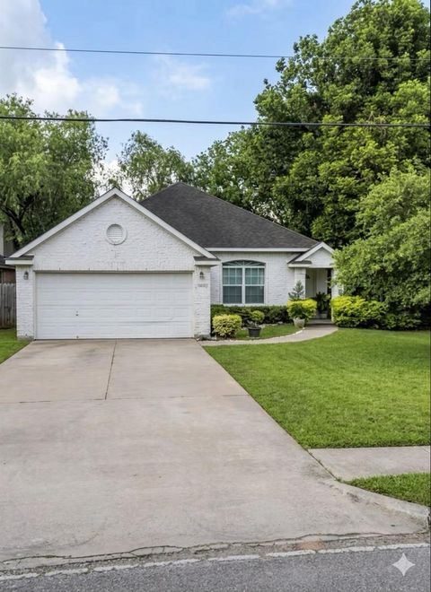 Photo of 11916 Palmsprings Drive, Houston, TX 77034 (MLS # 39021079)