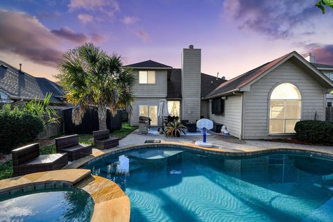 Photo of 17618 Fairgrove Park Drive, Houston, TX 77095 (MLS # 25395775)