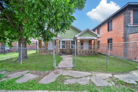 Photo of 5020 Jefferson Street, Houston, TX 77023 (MLS # 69479319)