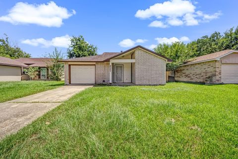 Photo of 3111 Overcross Drive, Houston, TX 77045 (MLS # 71741965)
