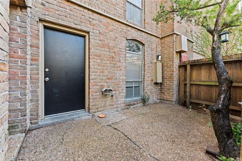 Photo of 4627 Wild Indigo Street #591, Houston, TX 77027 (MLS # 46680810)